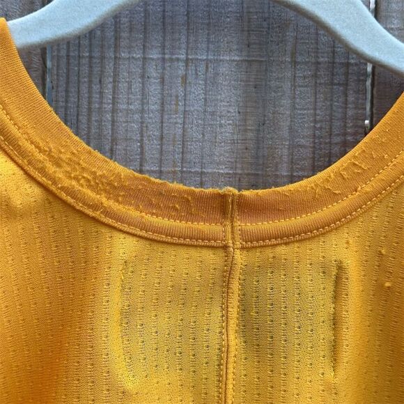 Vintage Nike Men's Long Sleeve Yellow T-Shirt Size L Sports Activewear - Picture 8 of 11